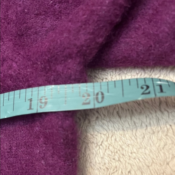 Women’s Cashmere Sweater - Picture 8 of 8